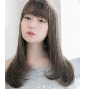 ストレートヘアスタイル