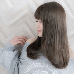 ストレートヘアスタイル