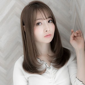 ストレートヘアスタイル